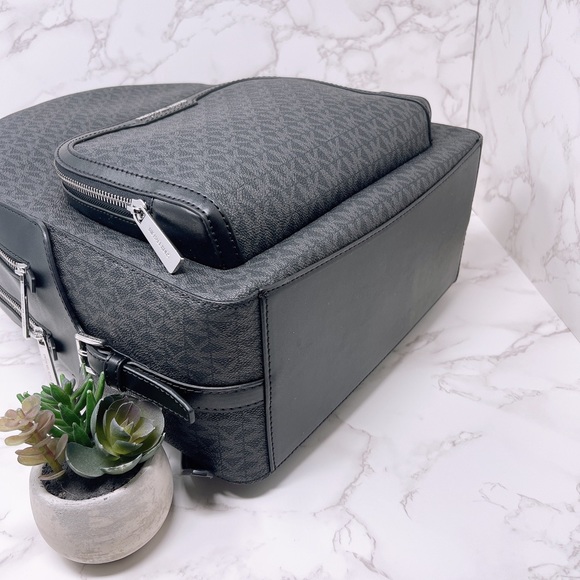 Michael Kors Jaycee Large Backpack - Picture 4 of 8